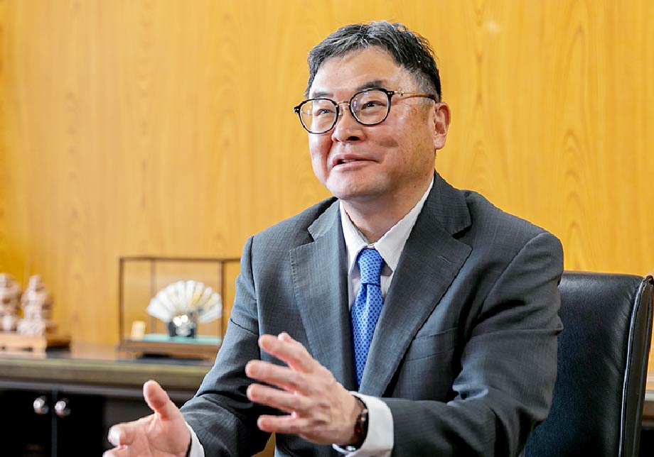 臼井洋