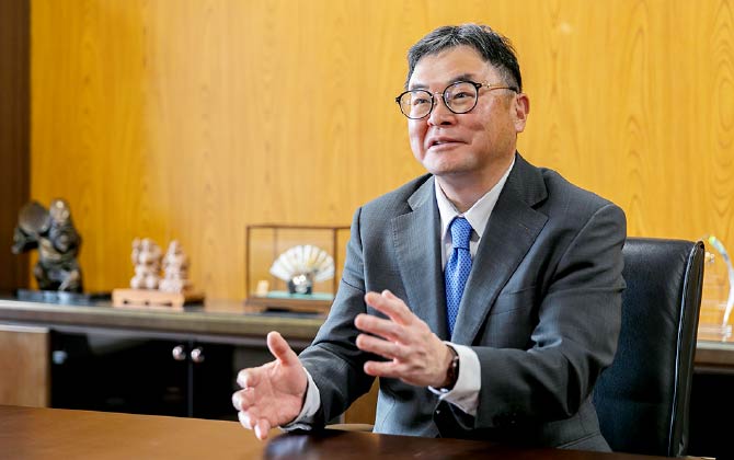 臼井洋